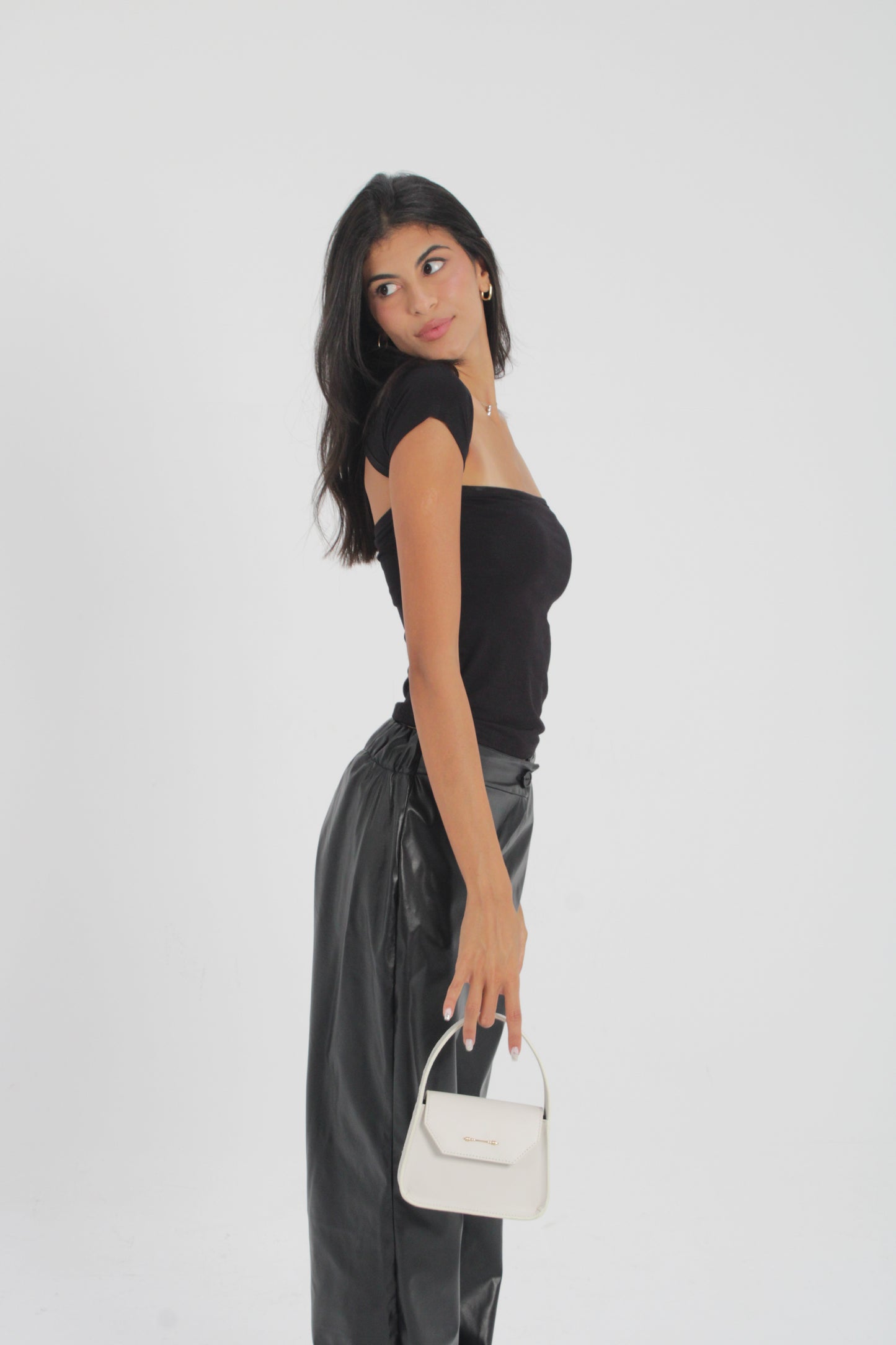 Cap-Sleeve cutout black top